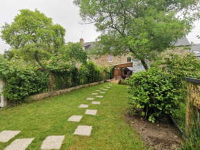 Hotels in Dragey-Ronthon